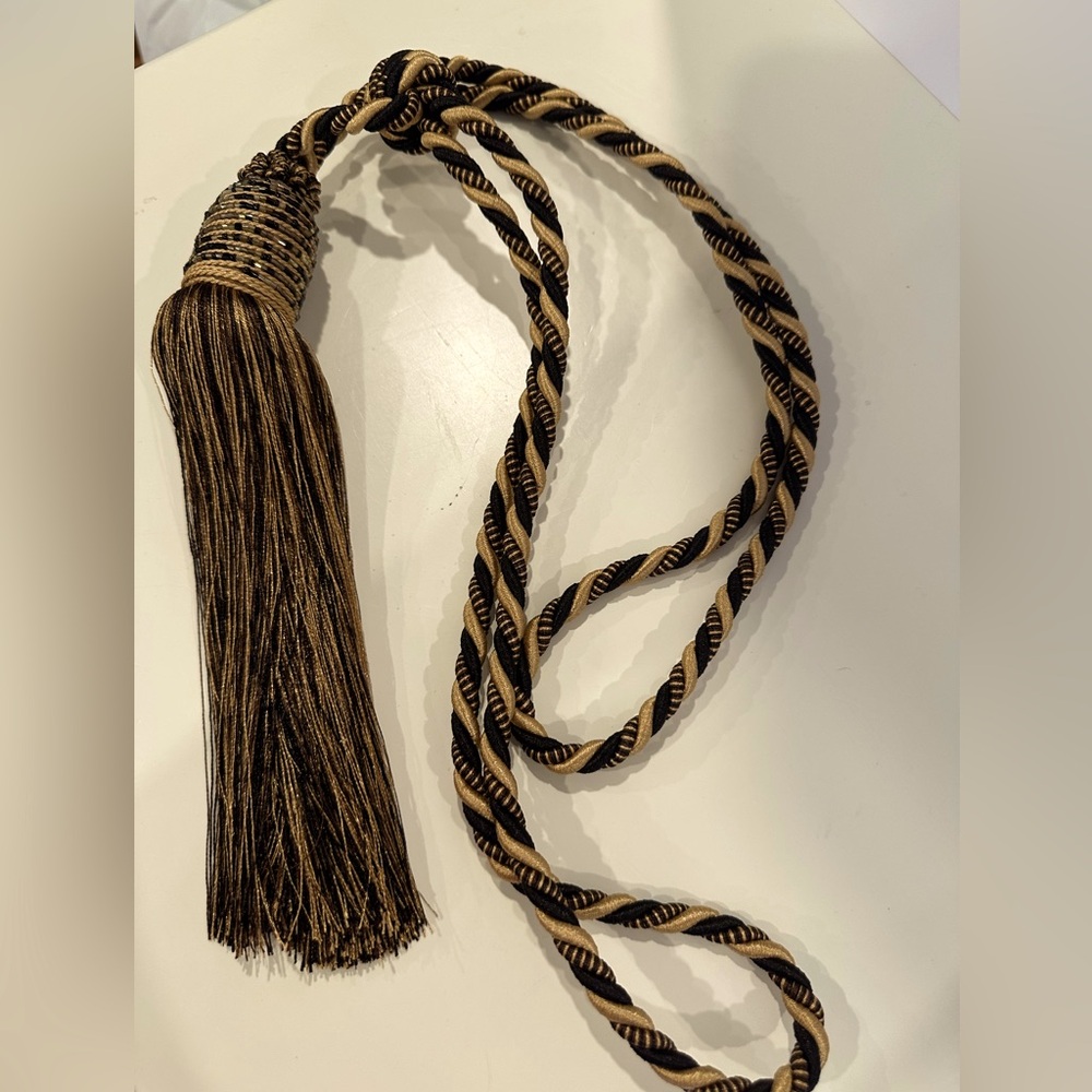 Curtain Tasseled Tieback with Twisted Cord
